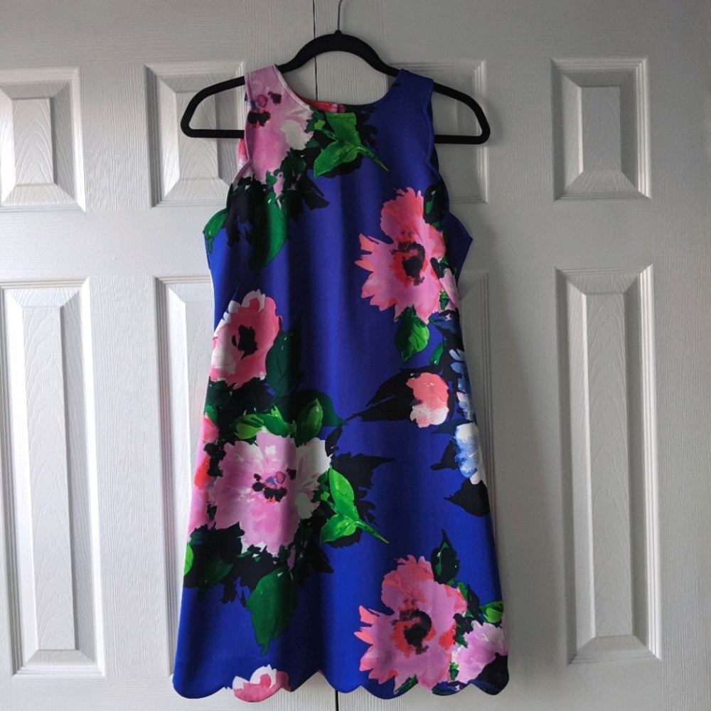 Vince Camuto Scalloped Floral Dress Size 6